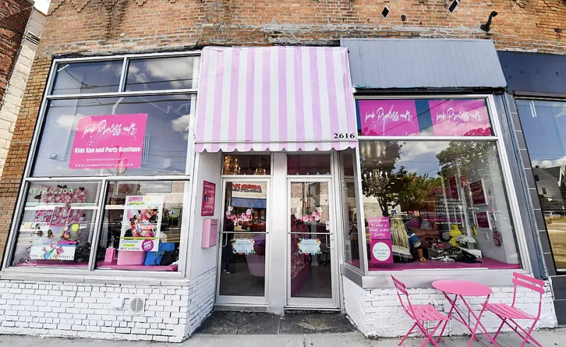 The Power of the Narrow Lane: Why America's Sharpest Mid-Market Brands Are Getting Smaller on Purpose